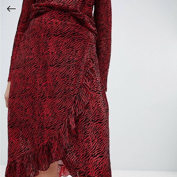 Soaked in Luxury | Tiger Stripe Wrap Skirt - Picture 3 of 3